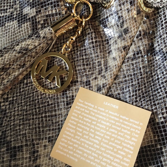 New Michael Kors handbag - Picture 10 of 16